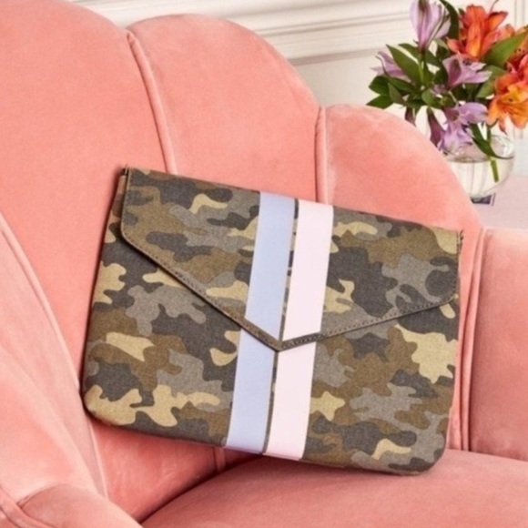 NWOT Stella & Dot Bellamy Clutch Purse - Picture 1 of 11